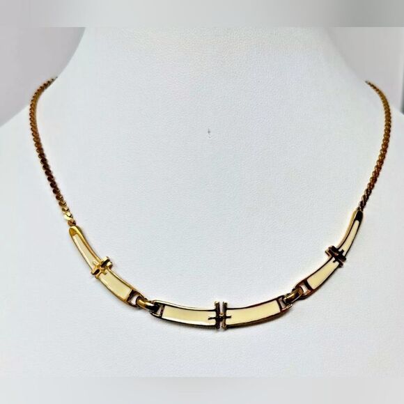 Vendome Jewelry - Vintage VENDOME Goldtone Cream Enamel 15.5" Necklace